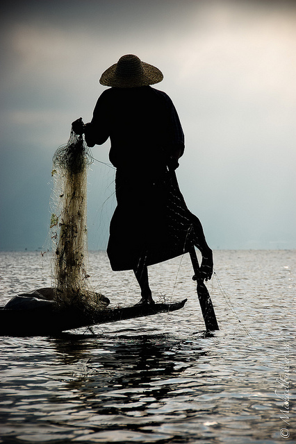 Burmese leg rower fisherman